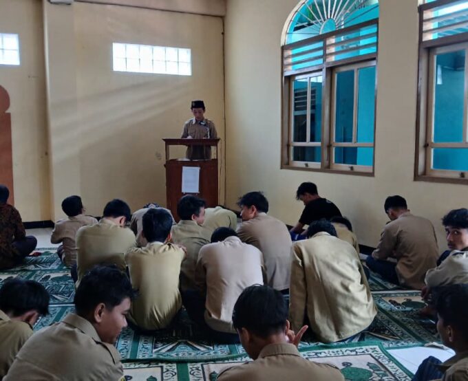 Khutbah Jumat Istimewa: Diisi Langsung oleh Siswa SMK MUHAMMADIYAH 2 BANTUL untuk Melatih Kepercayaan Diri Khutbah Jumat Istimewa: Diisi Langsung oleh Siswa SMK MUHAMMADIYAH 2 BANTUL untuk Melatih Kepercayaan Diri