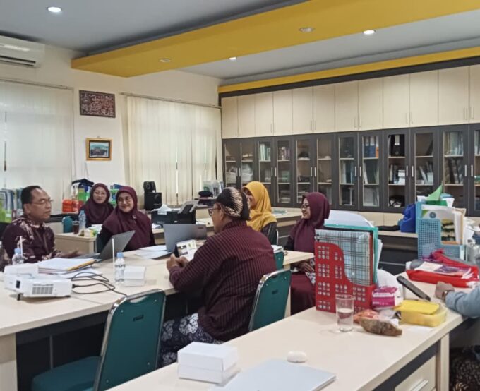 SMK Muhammadiyah 2 Bantul Terima Kunjungan Monitoring Pendidikan Berbasis Budaya: Wujudkan Sekolah Bernuansa Adiluhung SMK Muhammadiyah 2 Bantul Terima Kunjungan Monitoring Pendidikan Berbasis Budaya: Wujudkan Sekolah Bernuansa Adiluhung