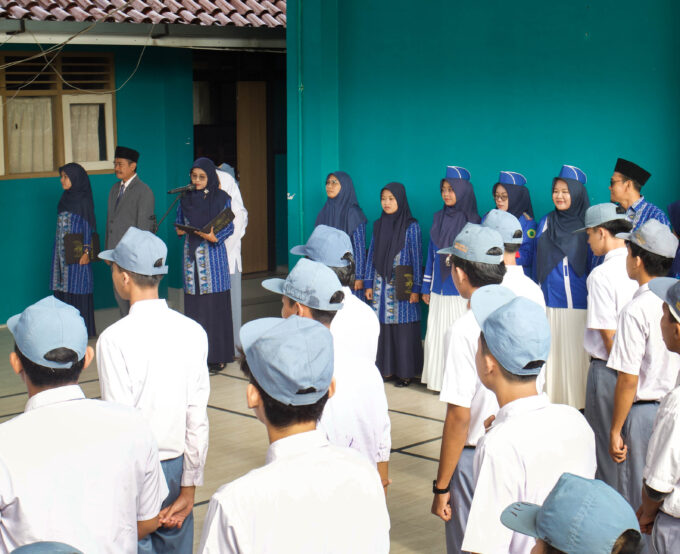 Peringatan Hari Guru Nasional di SMK Muhammadiyah 2 Bantul: Upacara Khidmat dengan Petugas Khusus Para Guru